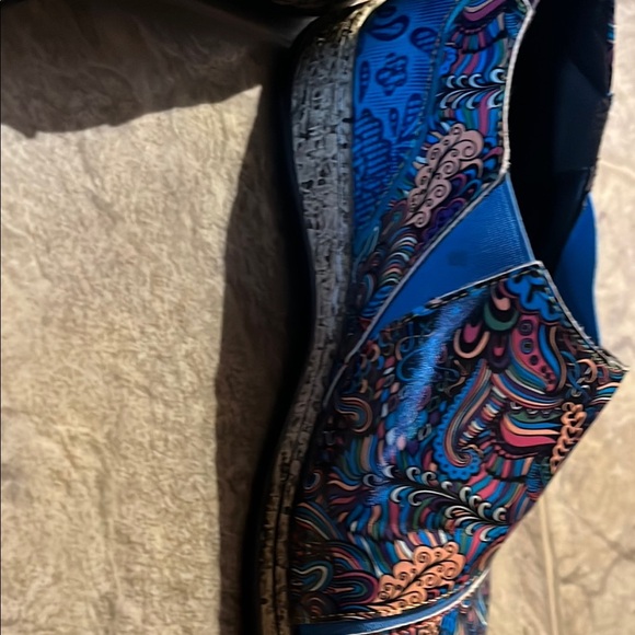 Socofy Women's Multicolored Patterned Slip-On Shoes - Picture 6 of 16